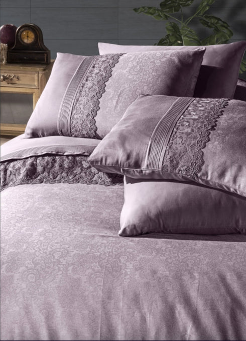 Prabangaus siuvinėto VIP satino "Florencia Collection" patalynės komplektas, prigesinta violetinė